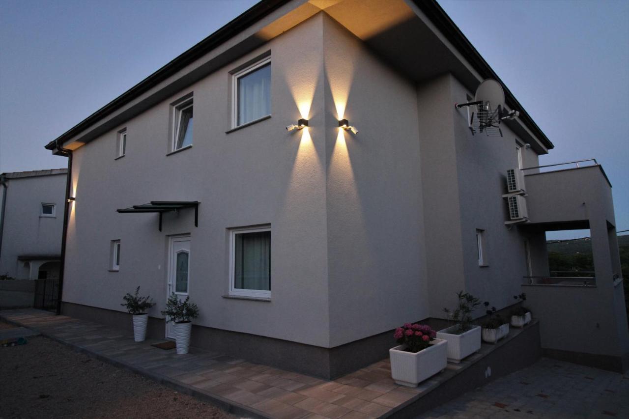 Apartments Klaudija Čižići Εξωτερικό φωτογραφία