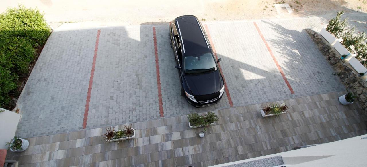 Apartments Klaudija Čižići Εξωτερικό φωτογραφία