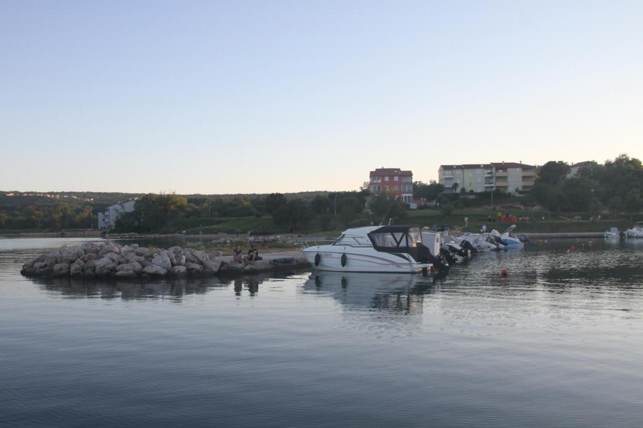 Apartments Klaudija Čižići Εξωτερικό φωτογραφία