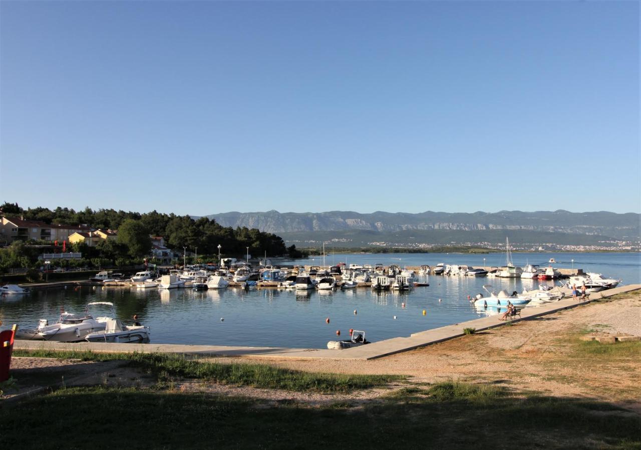 Apartments Klaudija Čižići Εξωτερικό φωτογραφία
