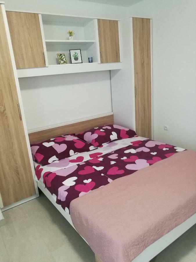 Apartments Klaudija Čižići Εξωτερικό φωτογραφία